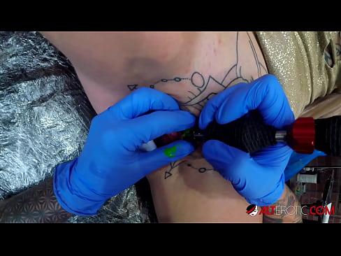 ❤️ Si Sully Savage adunay tattoo sa iyang clitoris ☑ Porno sa amon ️❤